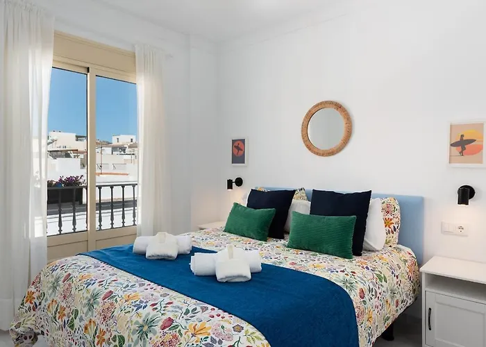 Centro De Playa Y Balcon De Europa 4 Minutos